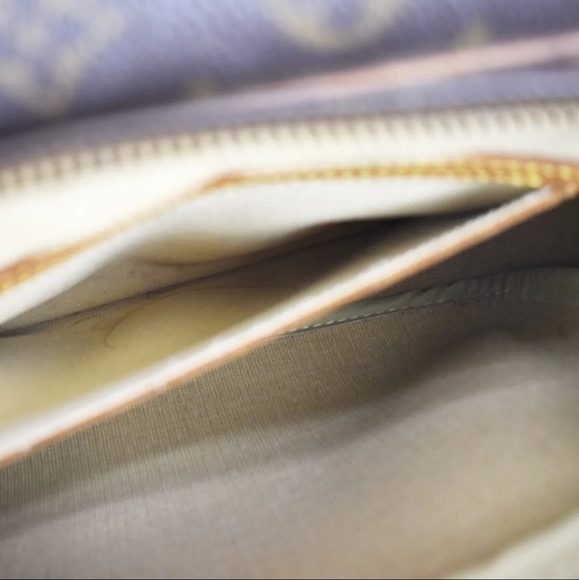 LOUIS VUITTON Reporter PM Crossbody Shoulder Bag Monogram Leather - Picture 13 of 16